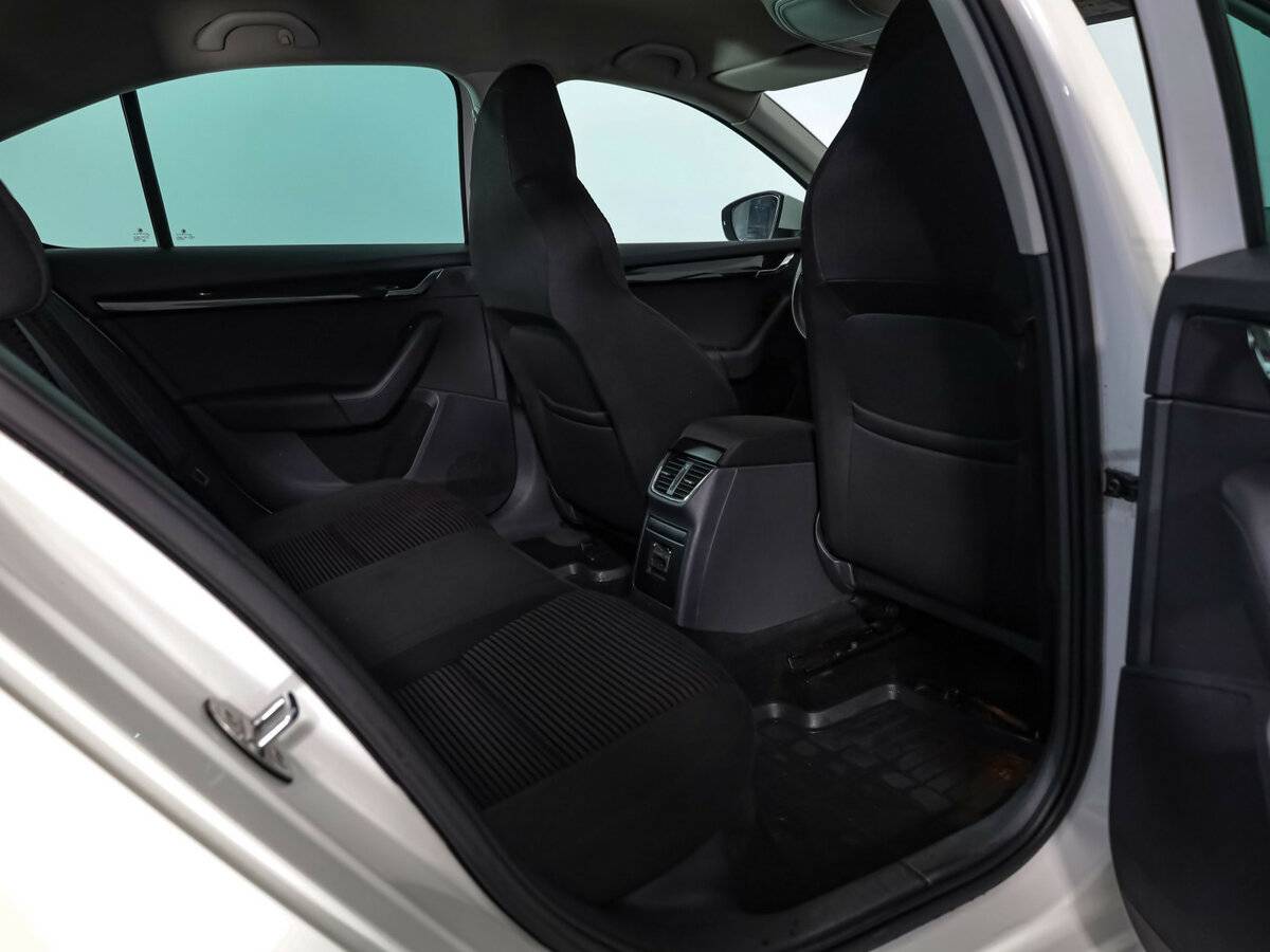 Б/У Шкода Октавия 2015 года. Фото: #20