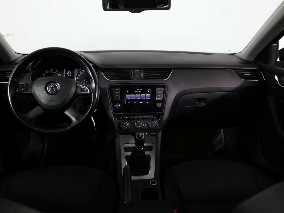 Б/У Шкода Октавия 2013 года. Фото: #8