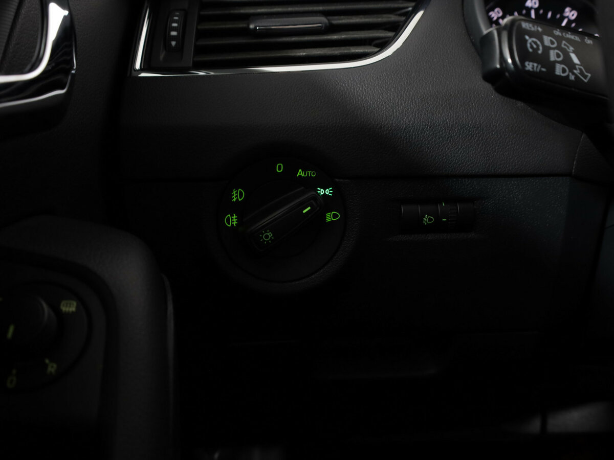 Б/У Шкода Октавия 2013 года. Фото: #19