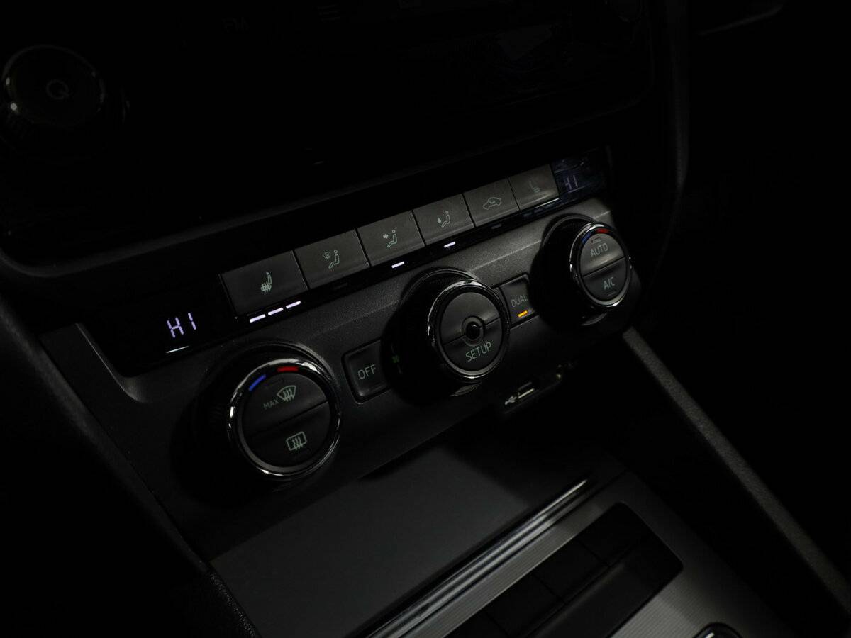 Б/У Шкода Октавия 2013 года. Фото: #21