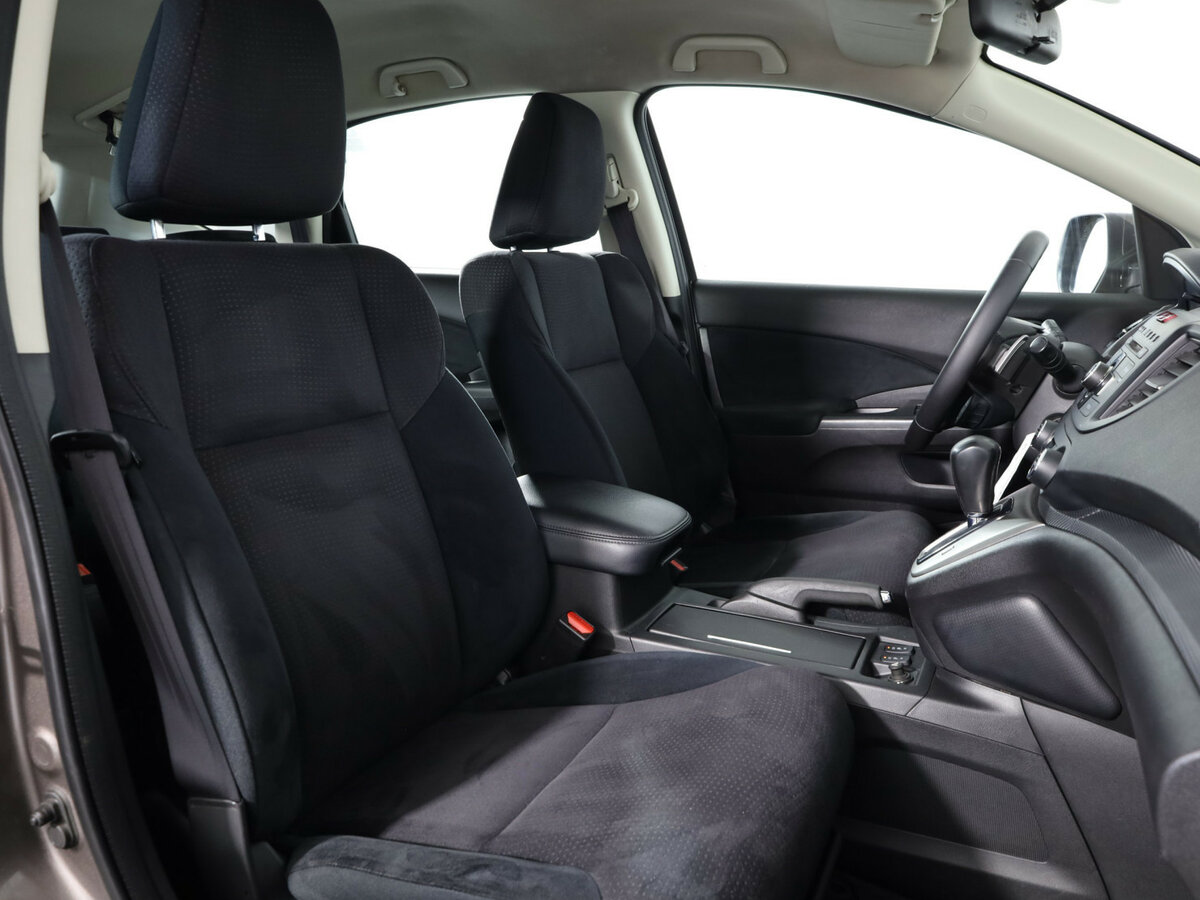 Б/У Хонда ЦР-В 2013 года. Фото: #9