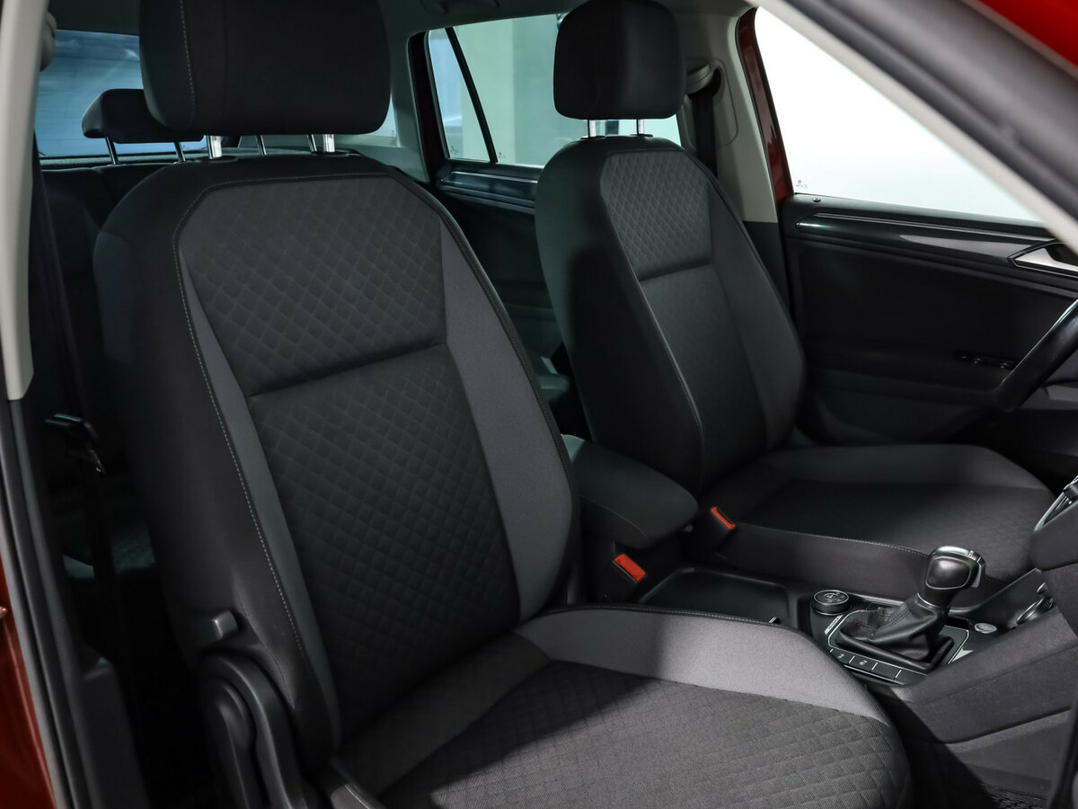 Б/У Фольксваген Тигуан 2017 года. Фото: #19