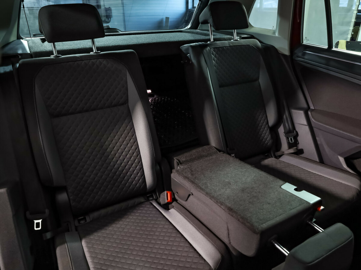 Б/У Фольксваген Тигуан 2017 года. Фото: #24