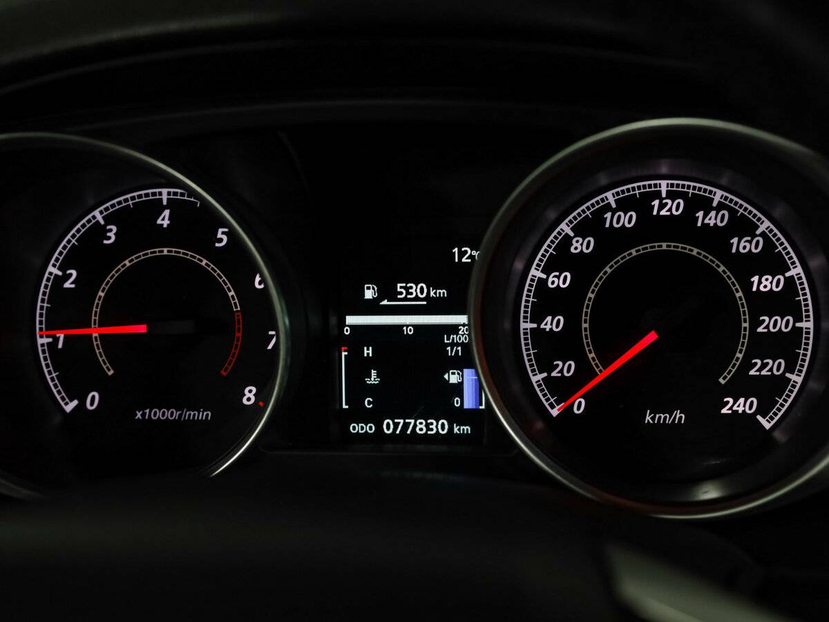 Б/У Митсубиши АС-Икс 2014 года. Фото: #8