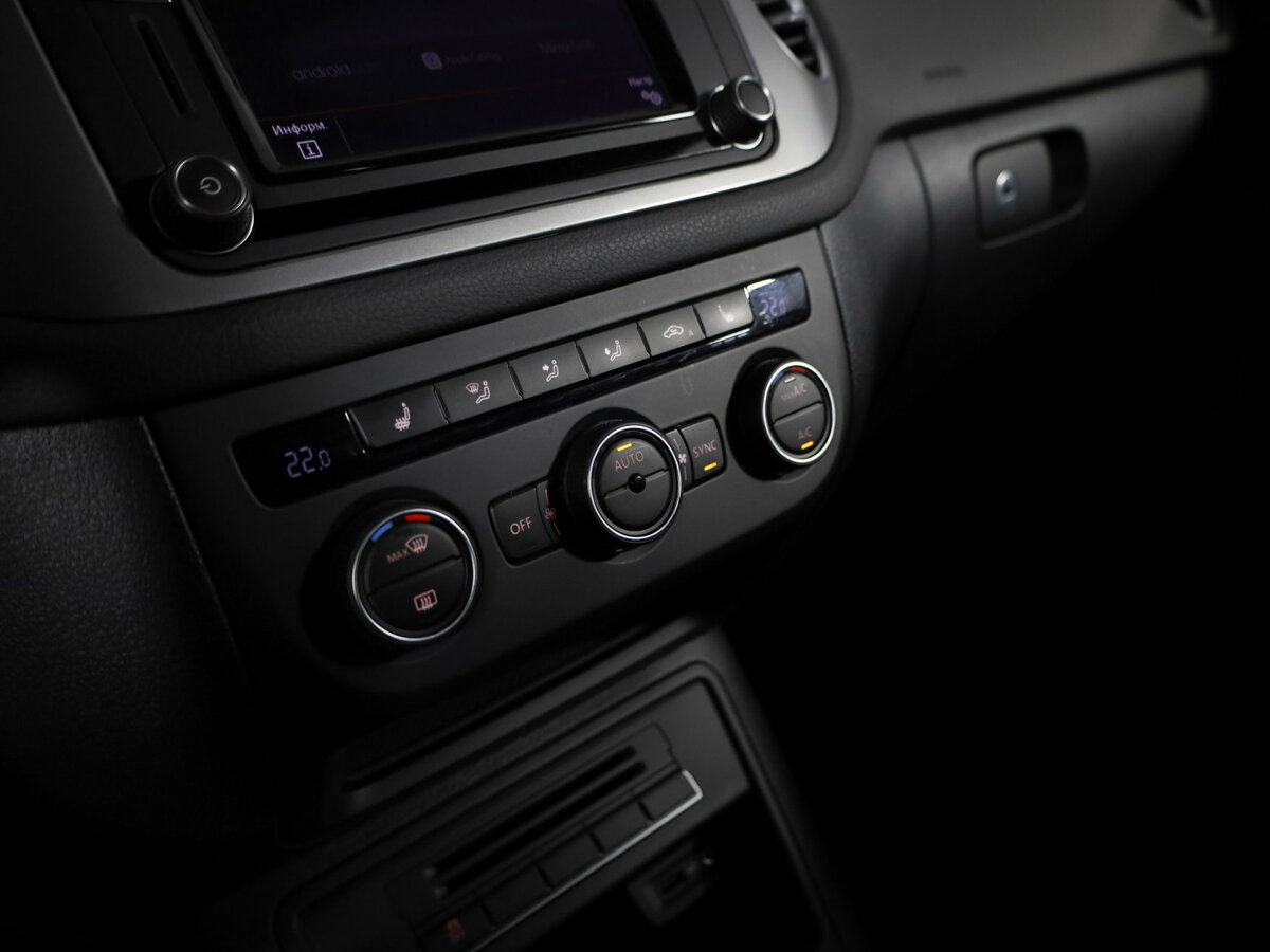 Б/У Фольксваген Тигуан 2016 года. Фото: #21