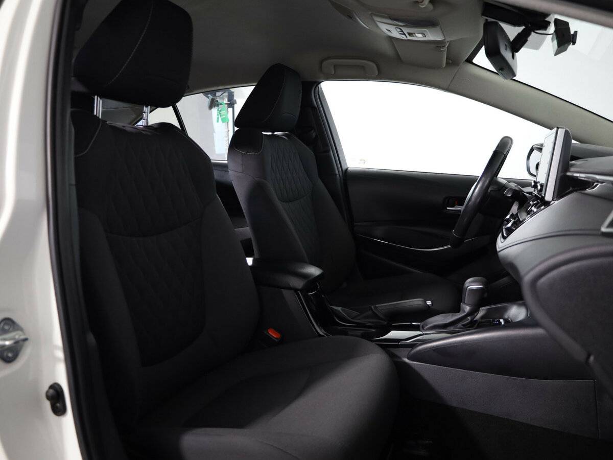 Б/У Тойота Королла 2019 года. Фото: #10