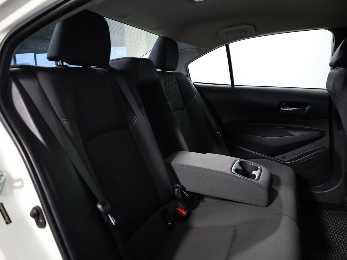 Б/У Тойота Королла 2019 года. Фото: #12