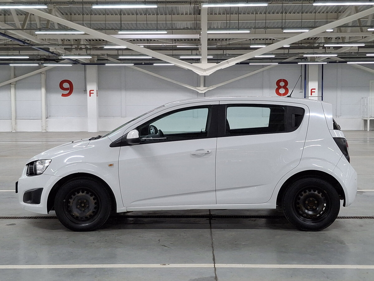 Б/У Шевроле Авео 2015 года. Фото: #7