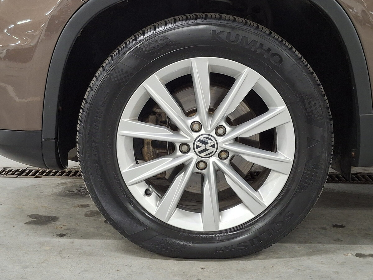 Б/У Фольксваген Тигуан 2015 года. Фото: #17