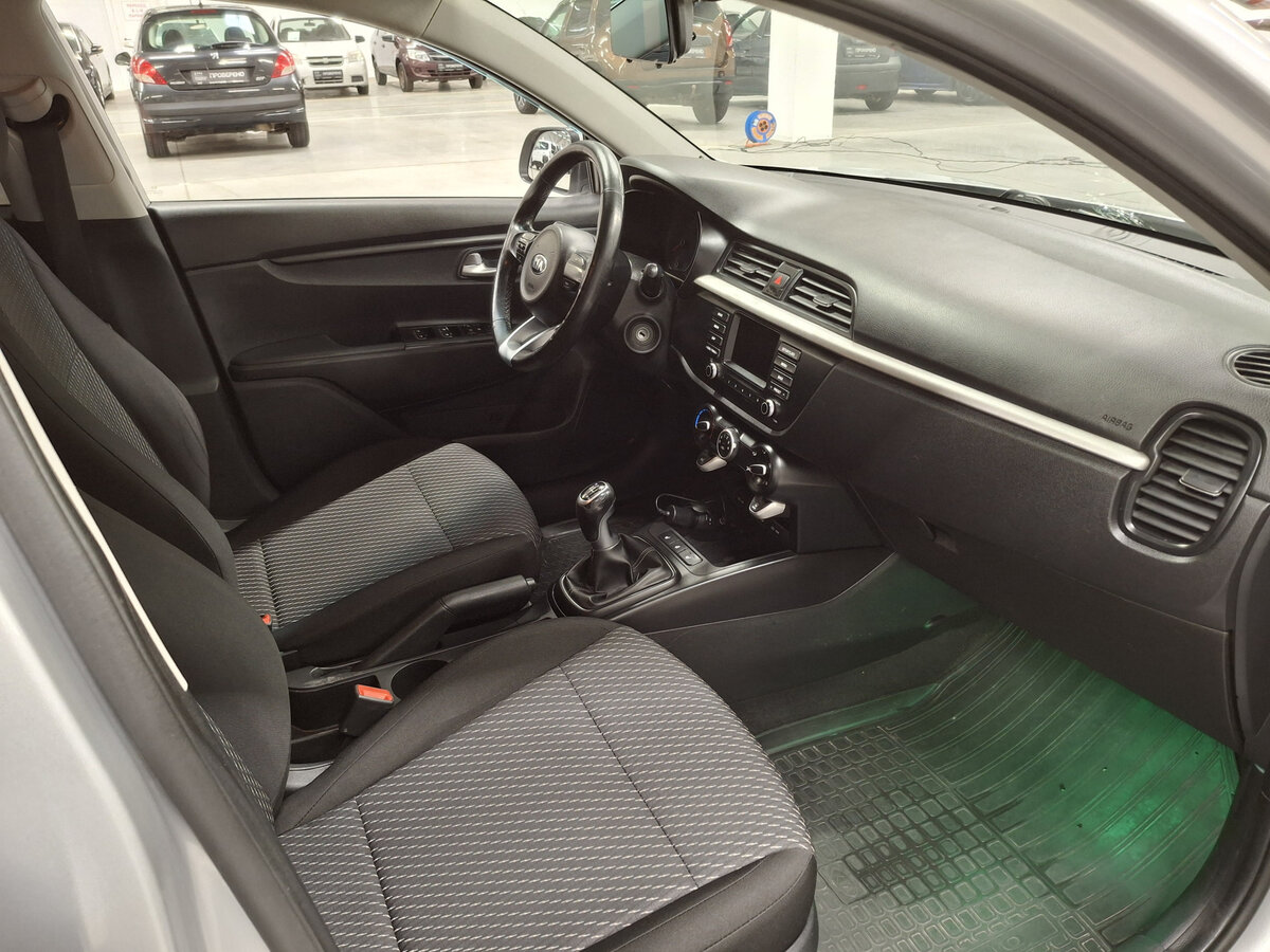 Б/У Киа Рио 2017 года. Фото: #10