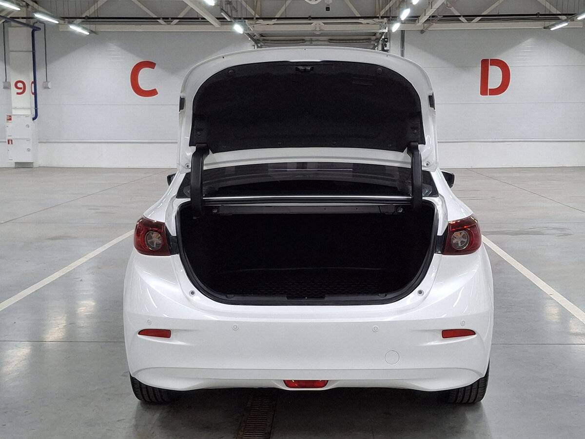 Б/У Мазда 3 2018 года. Фото: #9