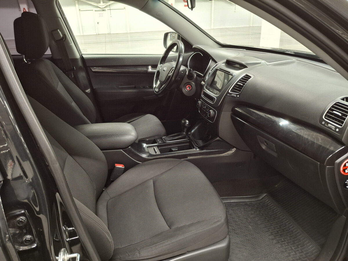 Б/У Киа Соренто 2017 года. Фото: #10