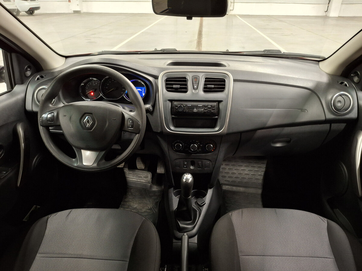 Б/У Рено Сандеро 2017 года. Фото: #13