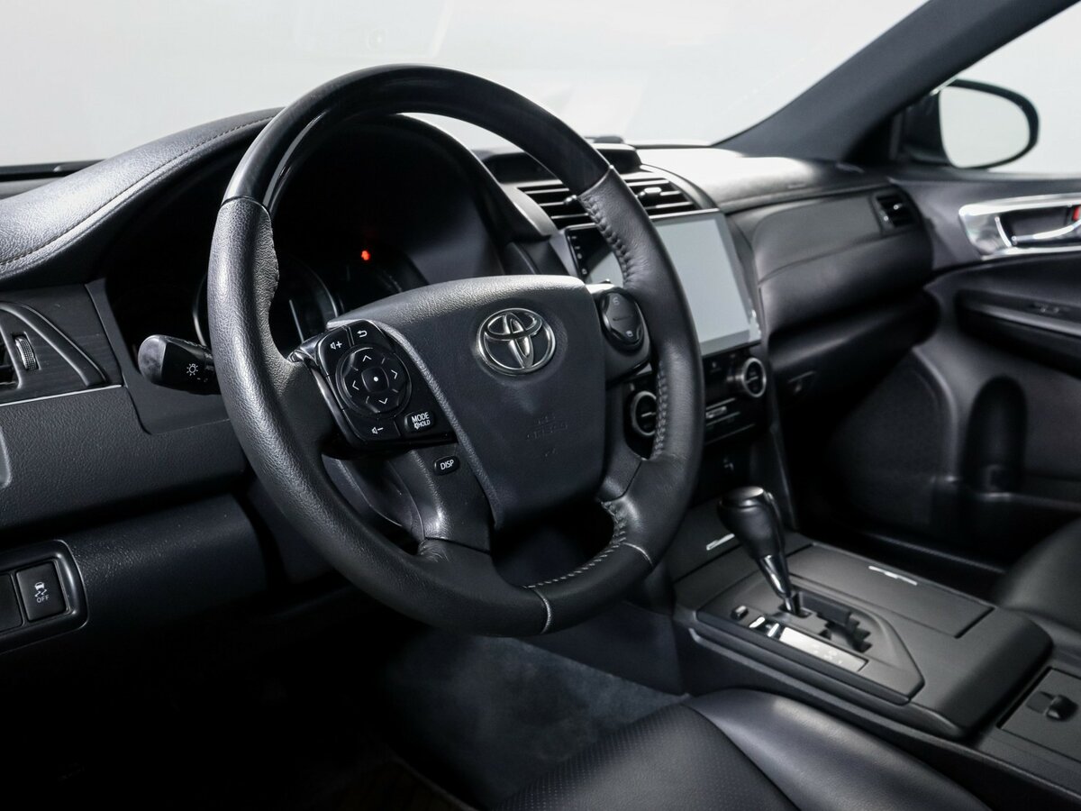 Б/У Тойота Камри 2014 года. Фото: #10