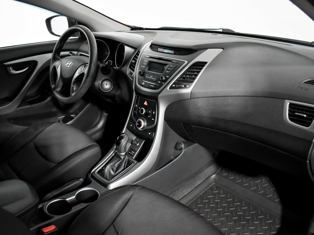 Б/У Хендай Елантра 2015 года. Фото: #11