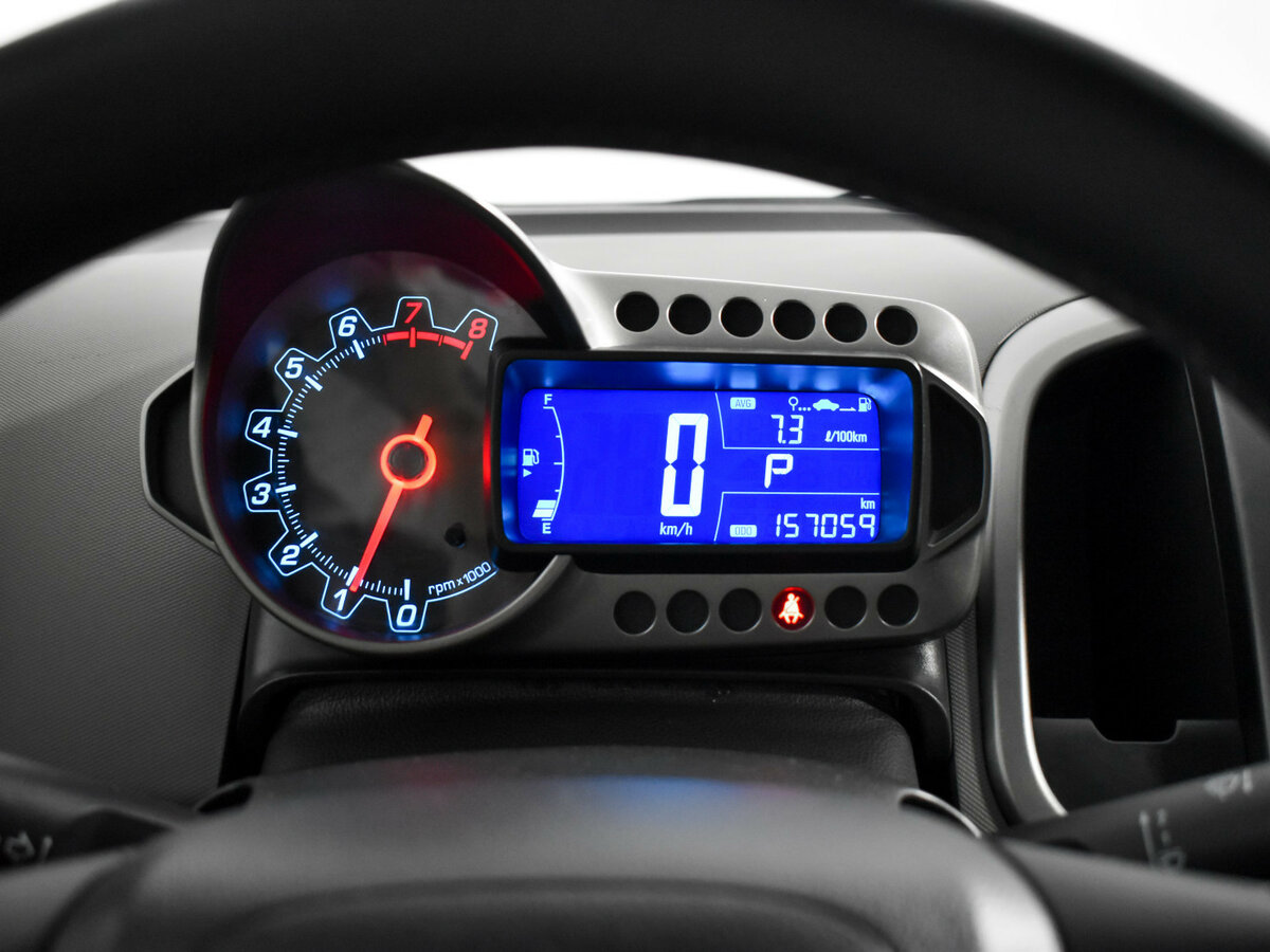 Б/У Шевроле Авео 2014 года. Фото: #16