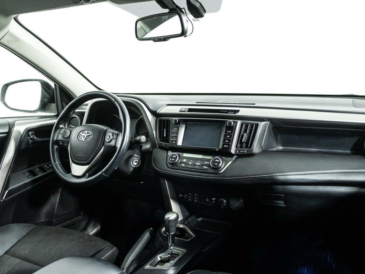 Б/У Тойота Рав4 2017 года. Фото: #8