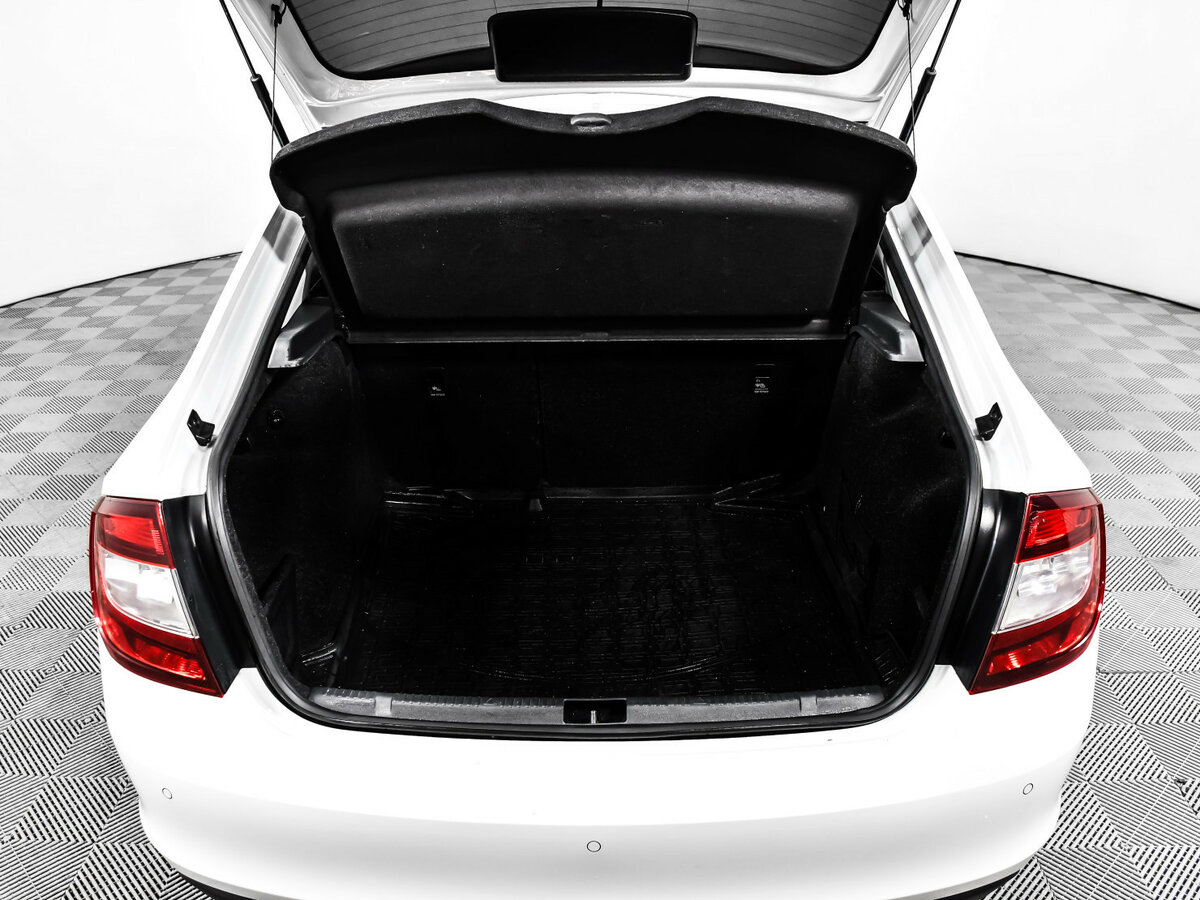 Б/У Шкода Рапид 2018 года. Фото: #10