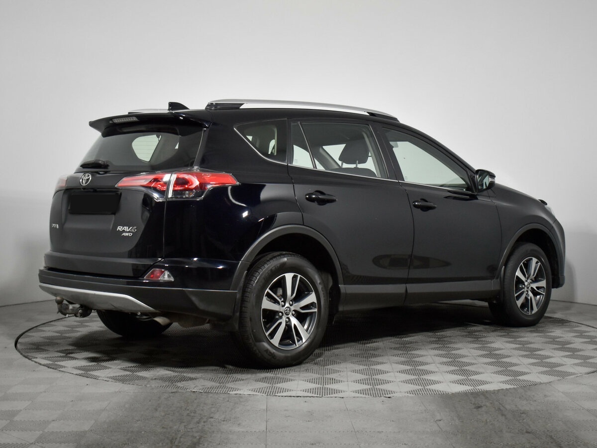 Toyota RAV4 2018 года с пробегом. Фото: #3
