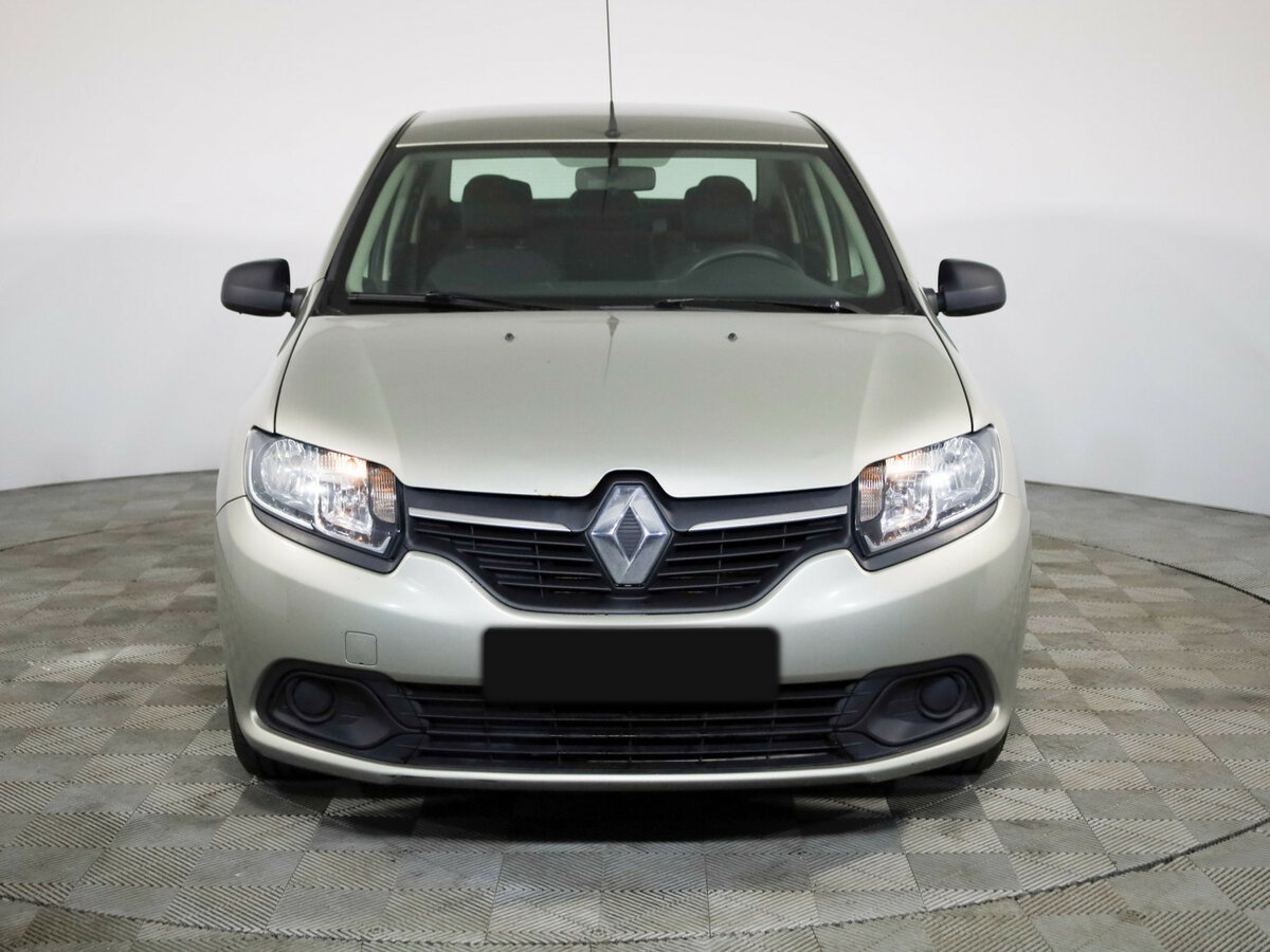 Б/У Рено Логан 2015 года. Фото: #1