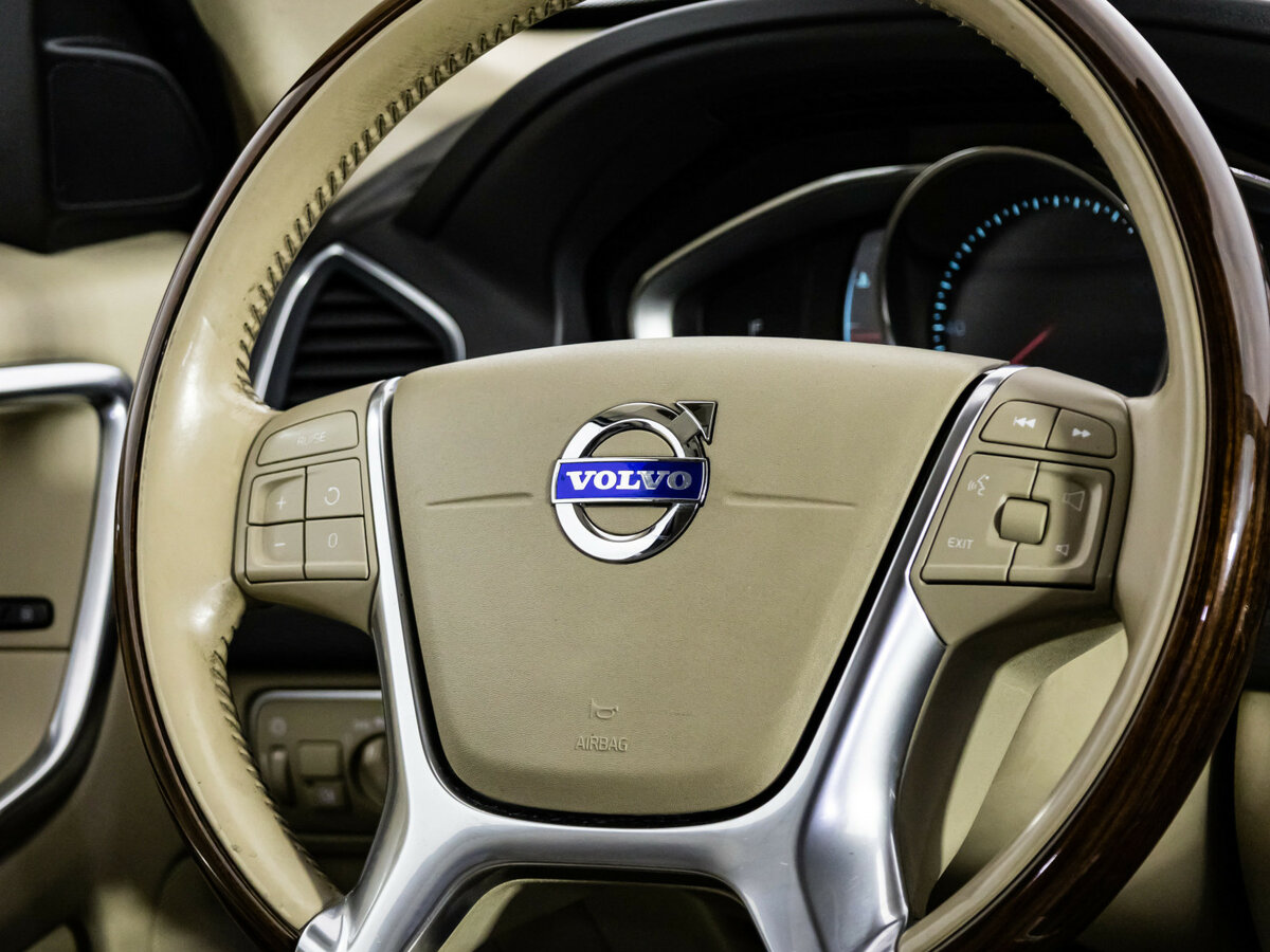 Б/У Вольво ИксЦ60 2014 года. Фото: #8