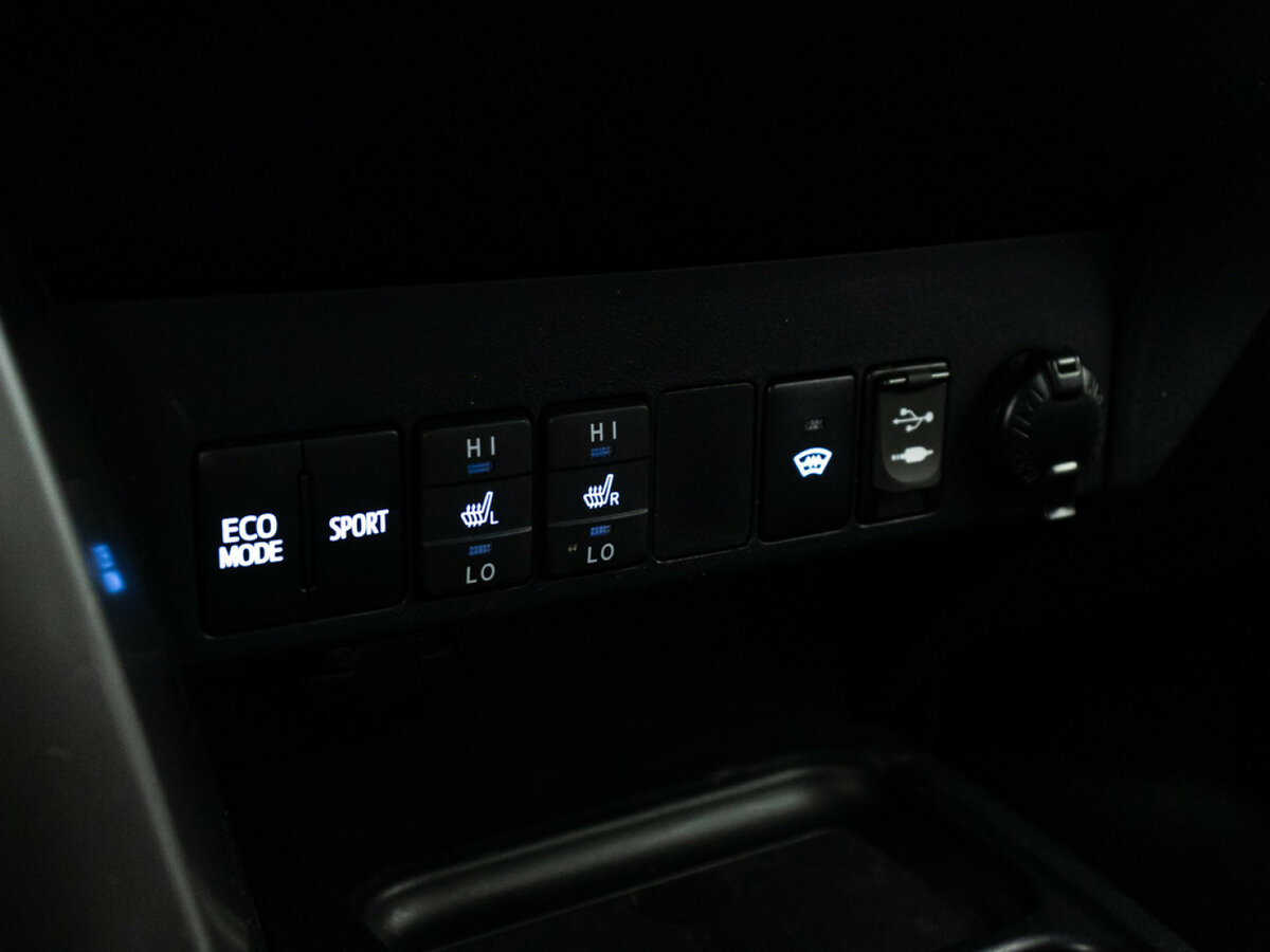 Toyota RAV4 2015 года с пробегом. Фото: #15