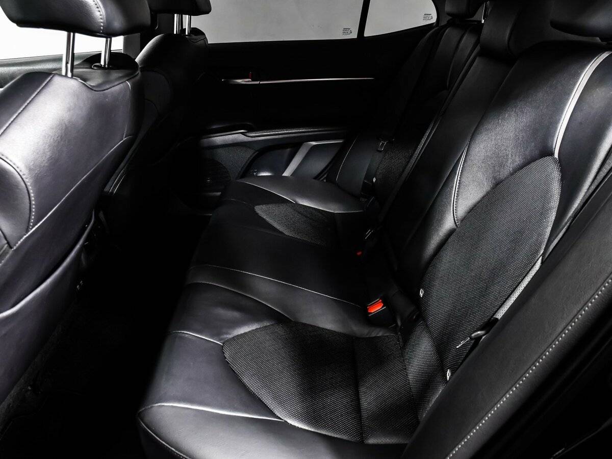 Toyota Camry 2021 года с пробегом. Фото: #10