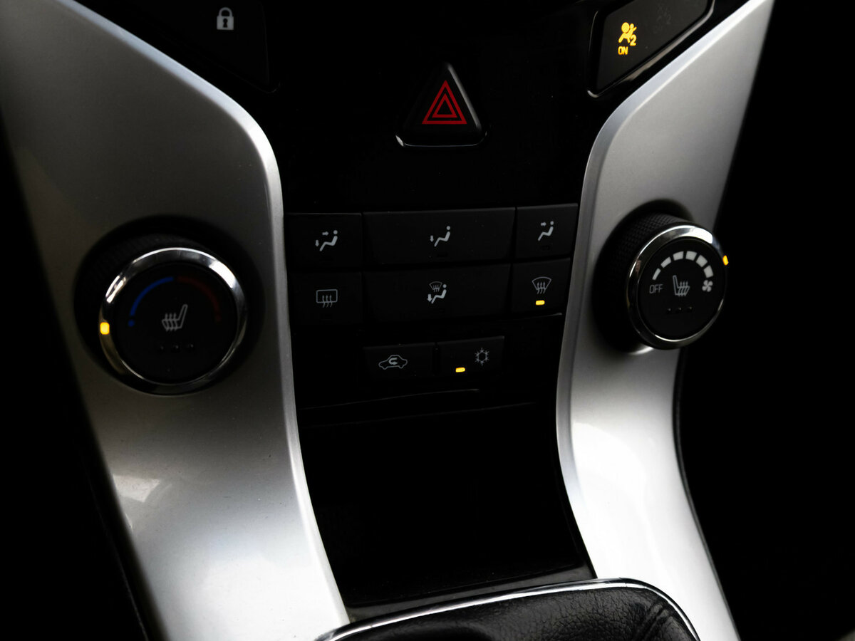 Б/У Шевроле Круз 2013 года. Фото: #10