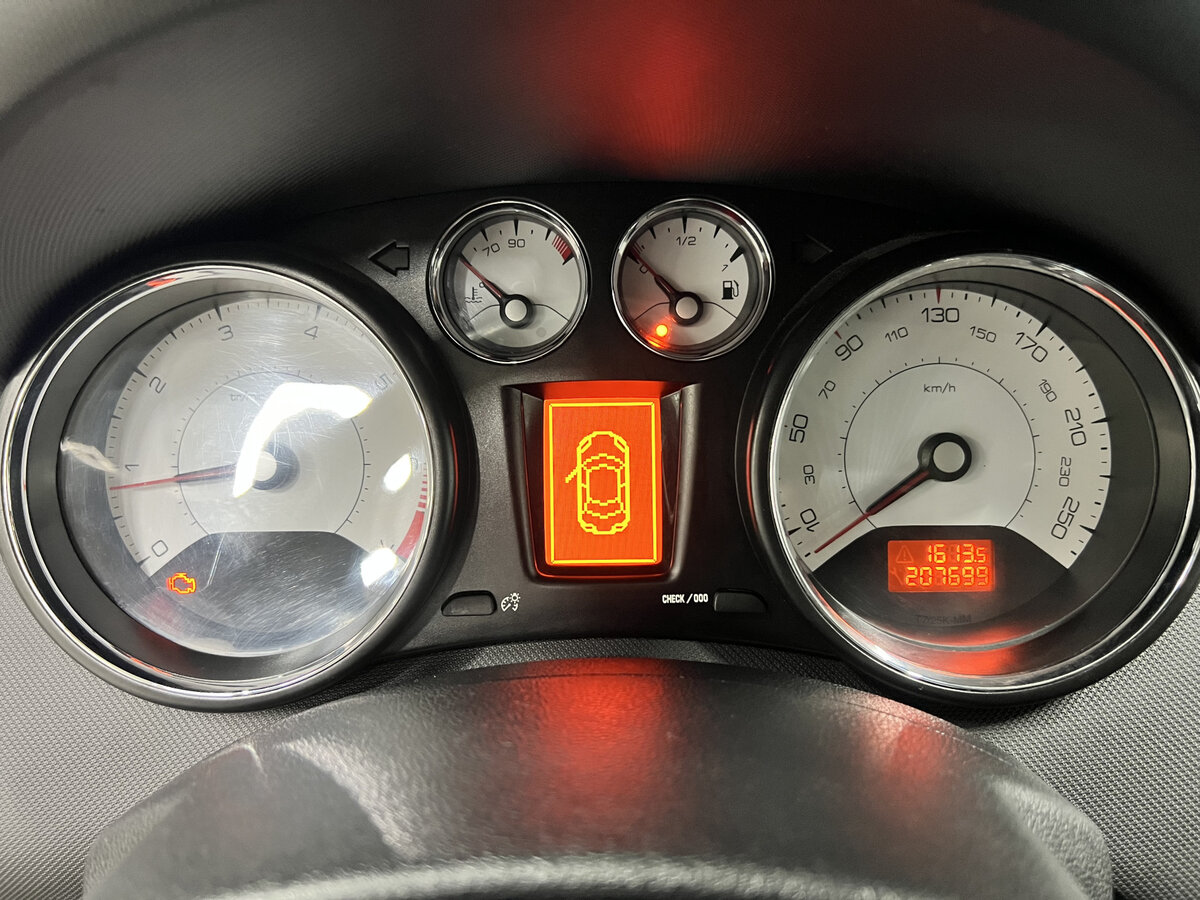 Б/У Пежо 308 2012 года. Фото: #12