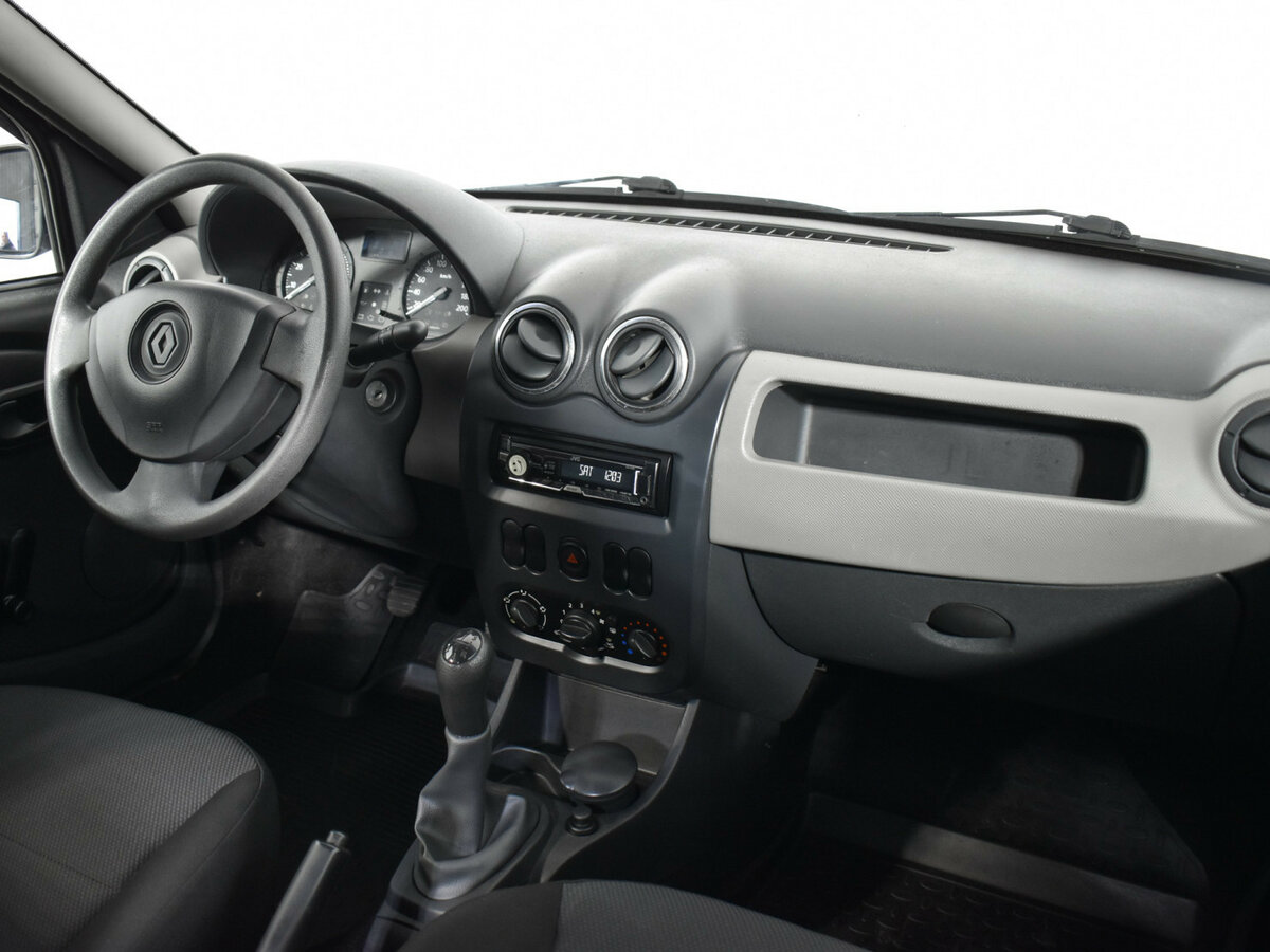 Б/У Рено Логан 2013 года. Фото: #9