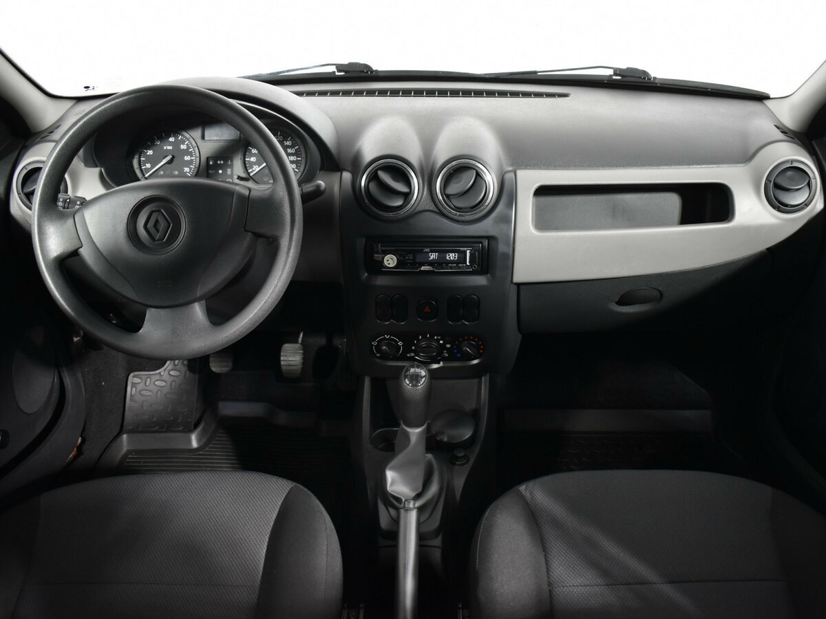 Б/У Рено Логан 2013 года. Фото: #10