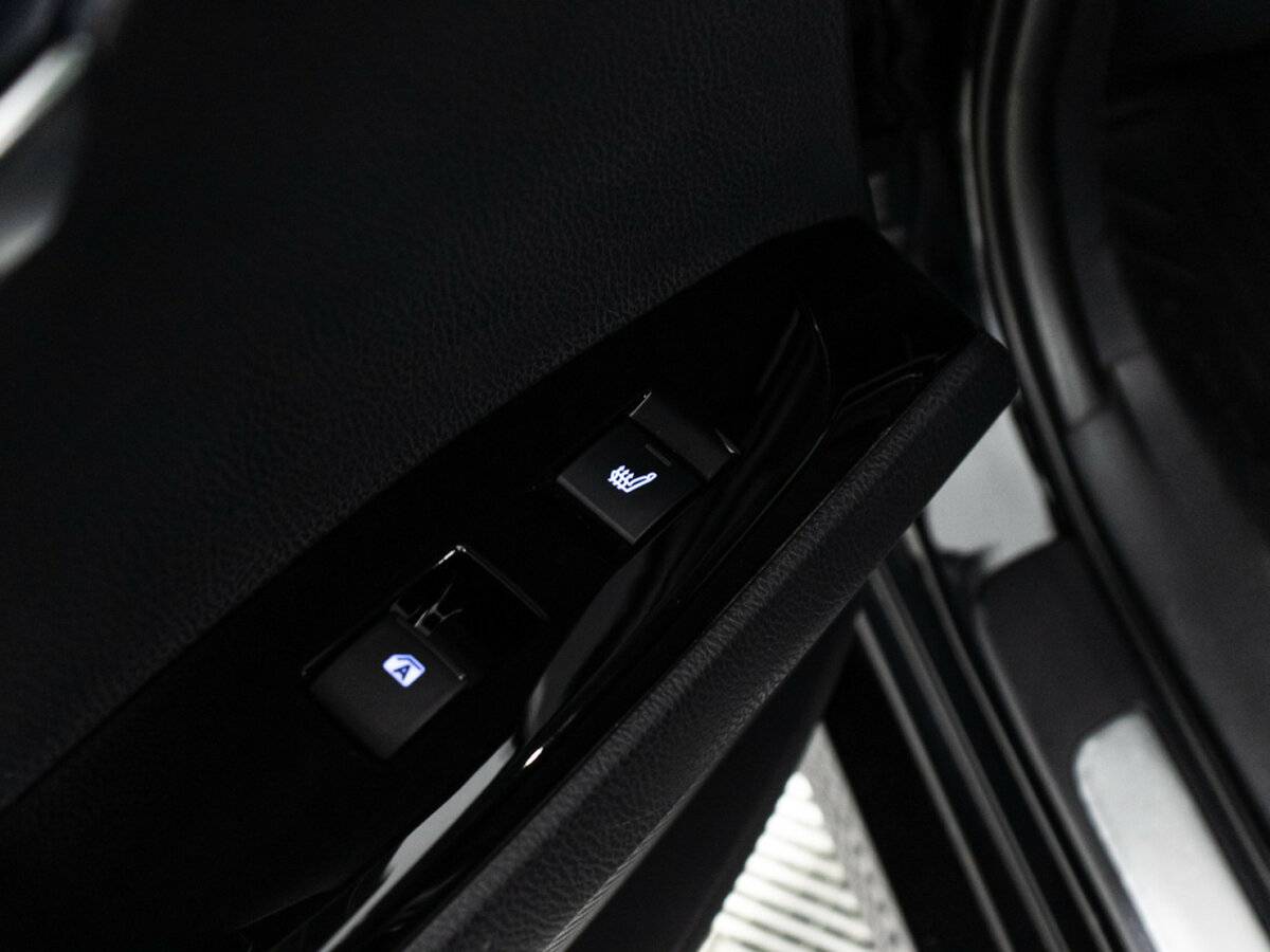 Toyota Camry 2019 года с пробегом. Фото: #20