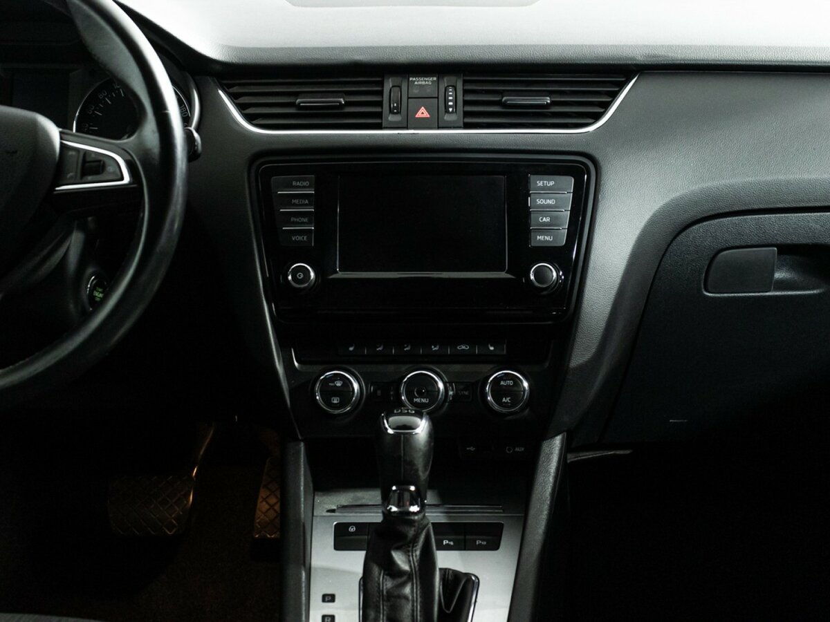 Б/У Шкода Октавия 2015 года. Фото: #11