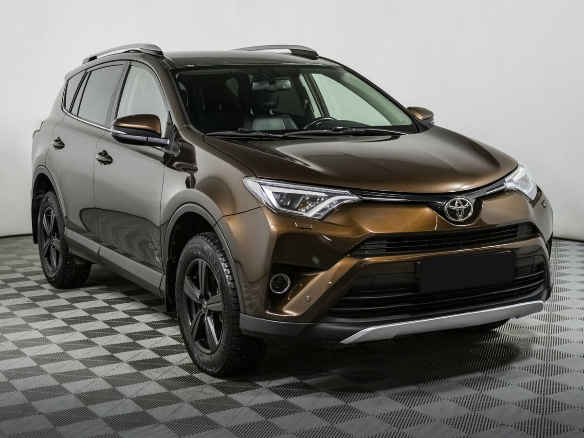 Toyota RAV4 2017 года с пробегом. Фото: #2