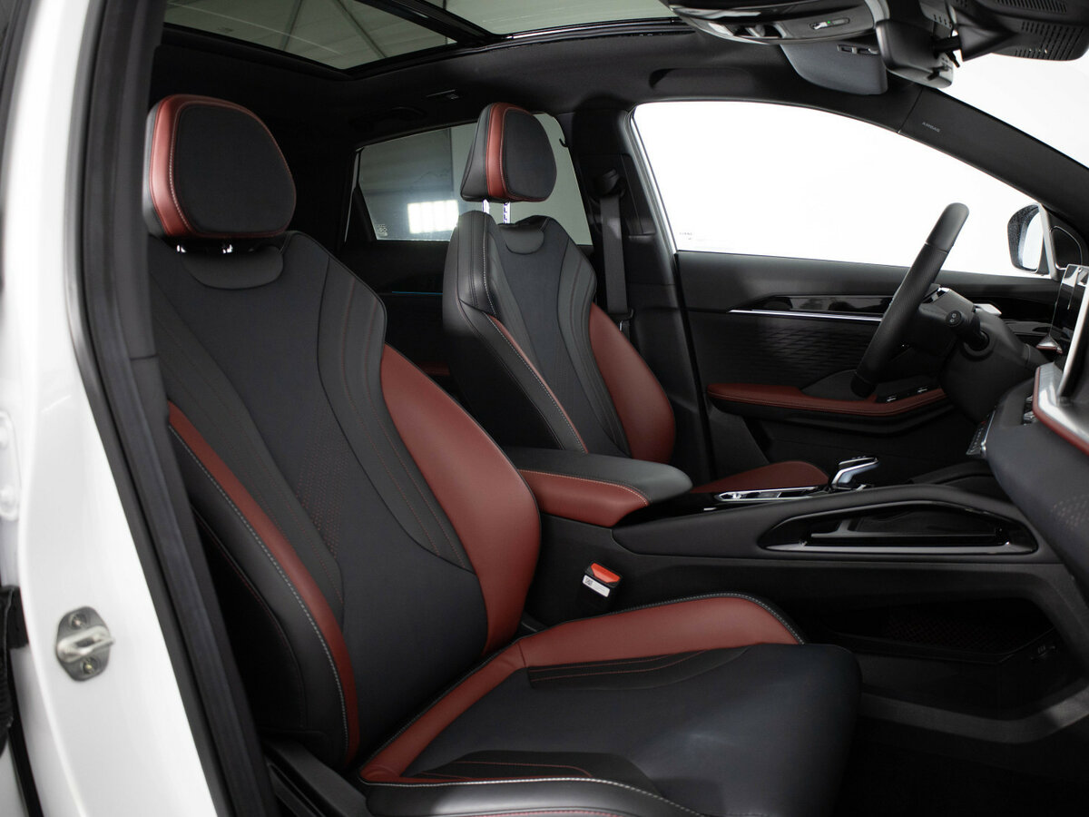 Geely Coolray 2023 года с пробегом. Фото: #10