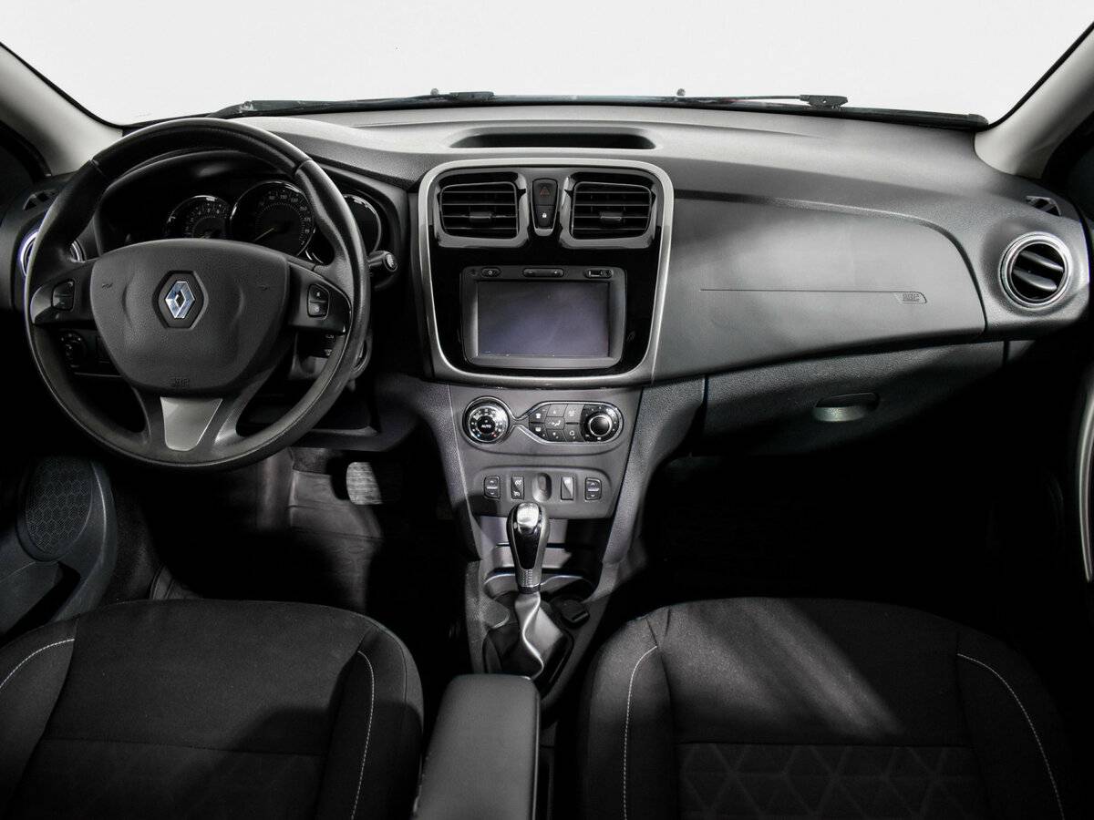 Б/У Рено Сандеро 2016 года. Фото: #12