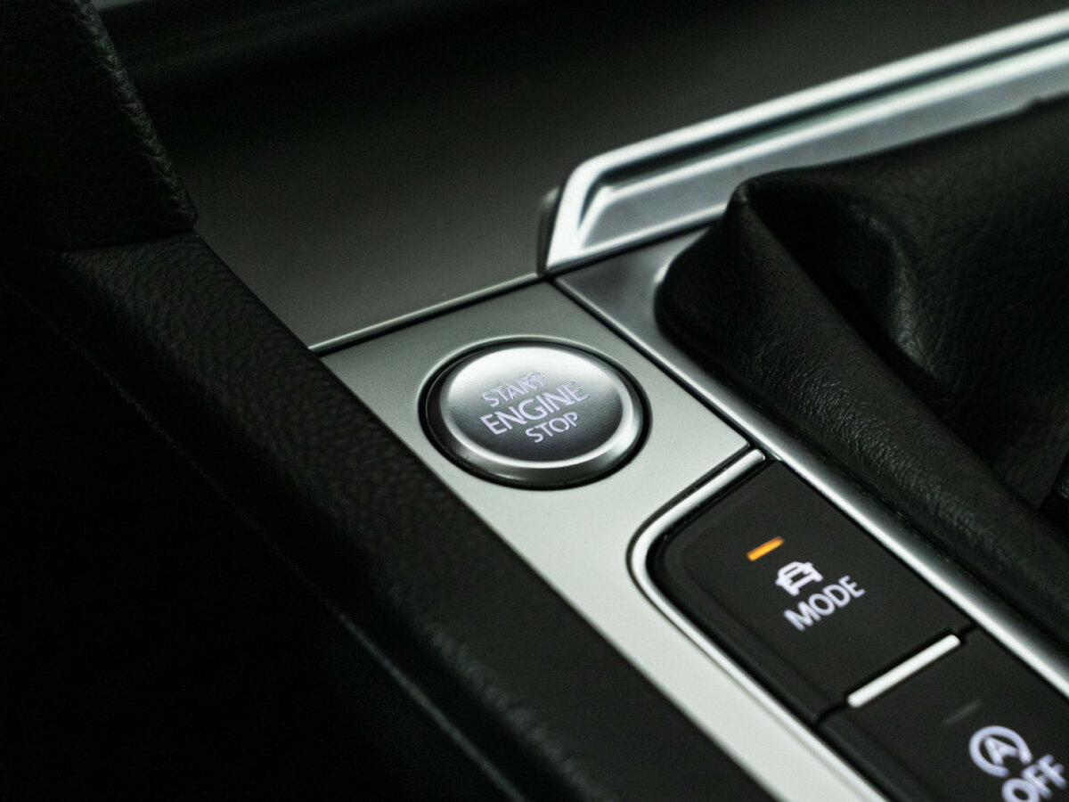 Б/У Фольксваген Пассат 2017 года. Фото: #16