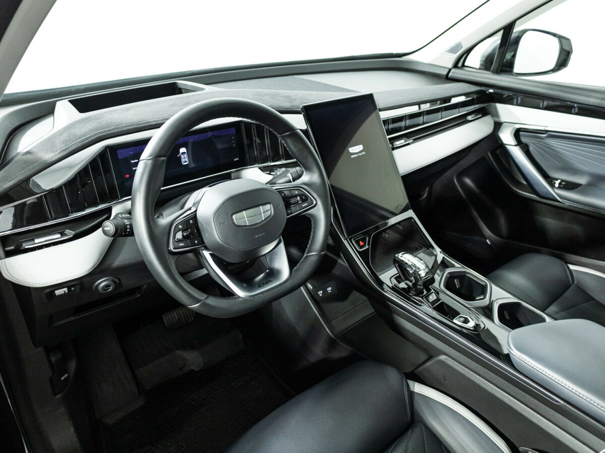 Geely Atlas 2024 года с пробегом. Фото: #10