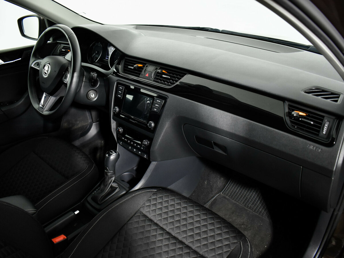 Б/У Шкода Рапид 2018 года. Фото: #12