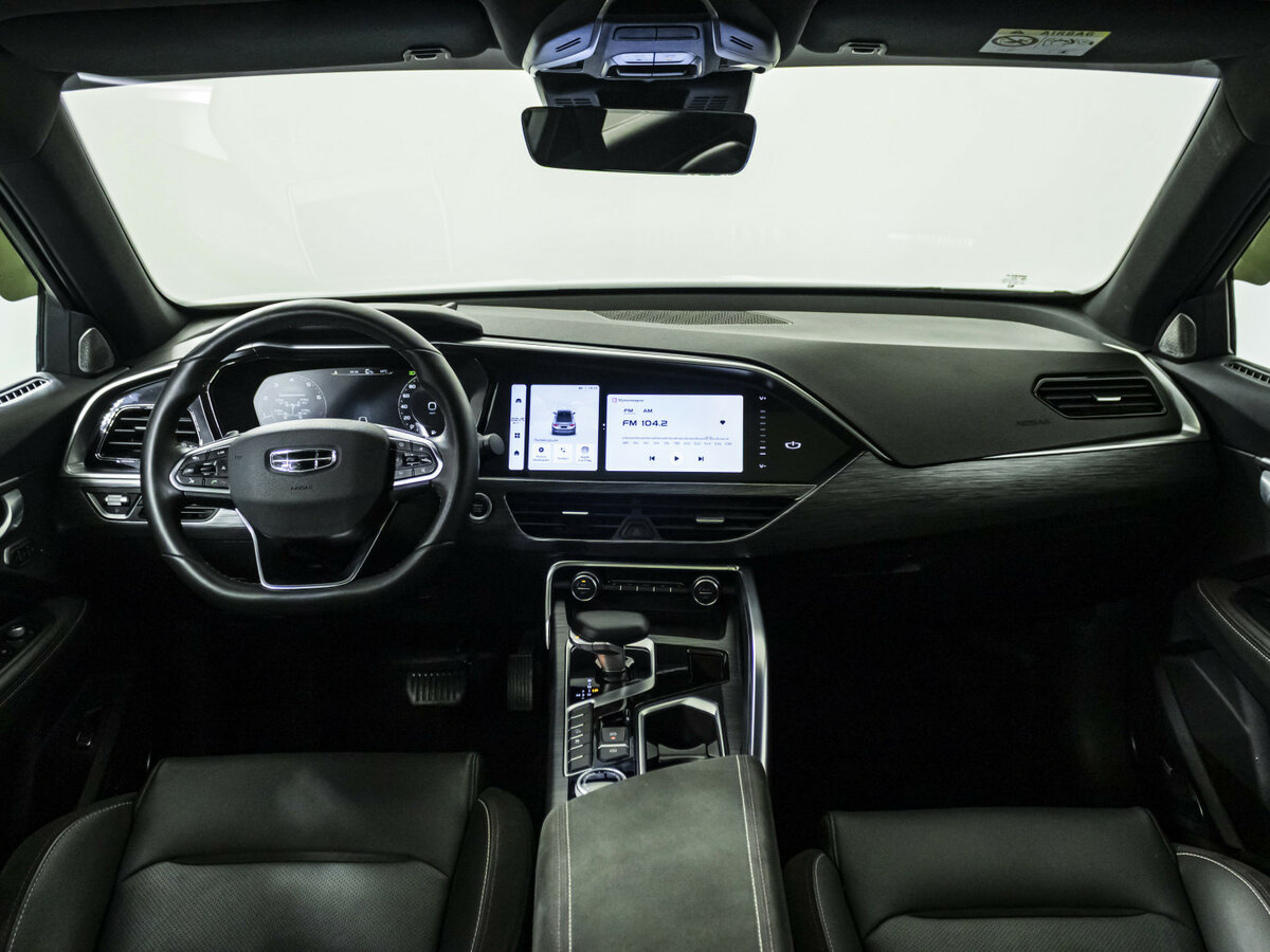 Geely Tugella 2023 года с пробегом. Фото: #11