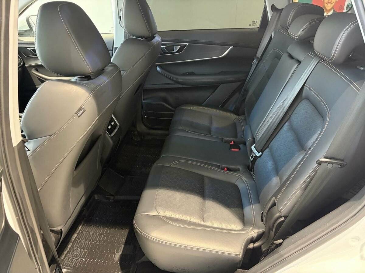 Chery Tiggo 8 2023 года с пробегом. Фото: #8