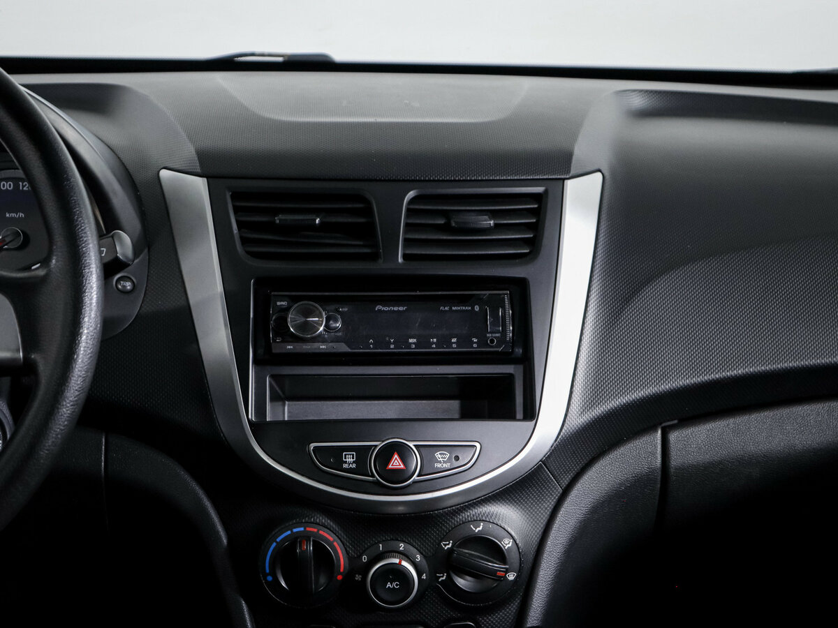 Б/У Хендай Солярис 2013 года. Фото: #10