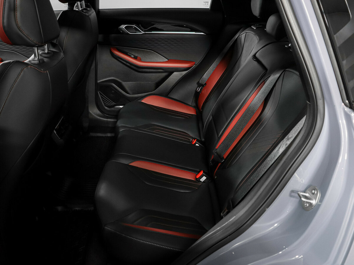 Geely Coolray 2024 года с пробегом. Фото: #6