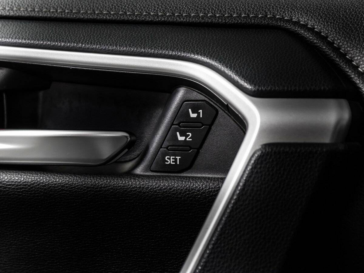 Toyota RAV4 2019 года с пробегом. Фото: #14