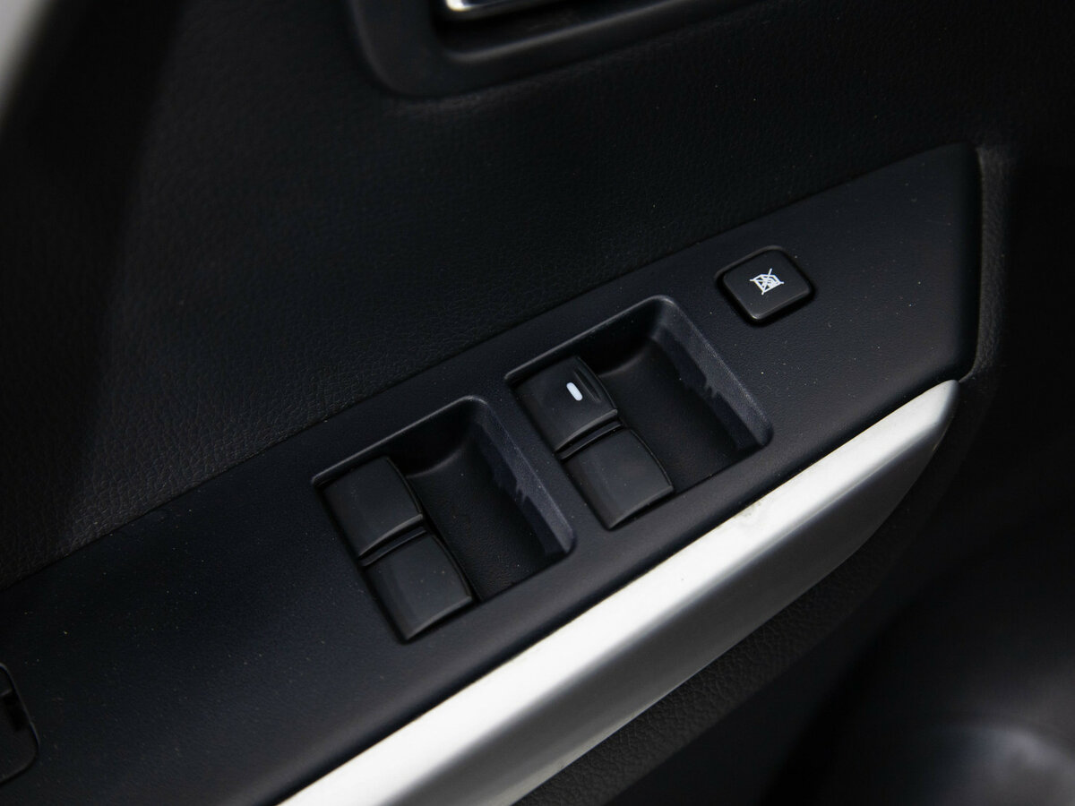 Mitsubishi Pajero Sport 2016 года с пробегом. Фото: #9