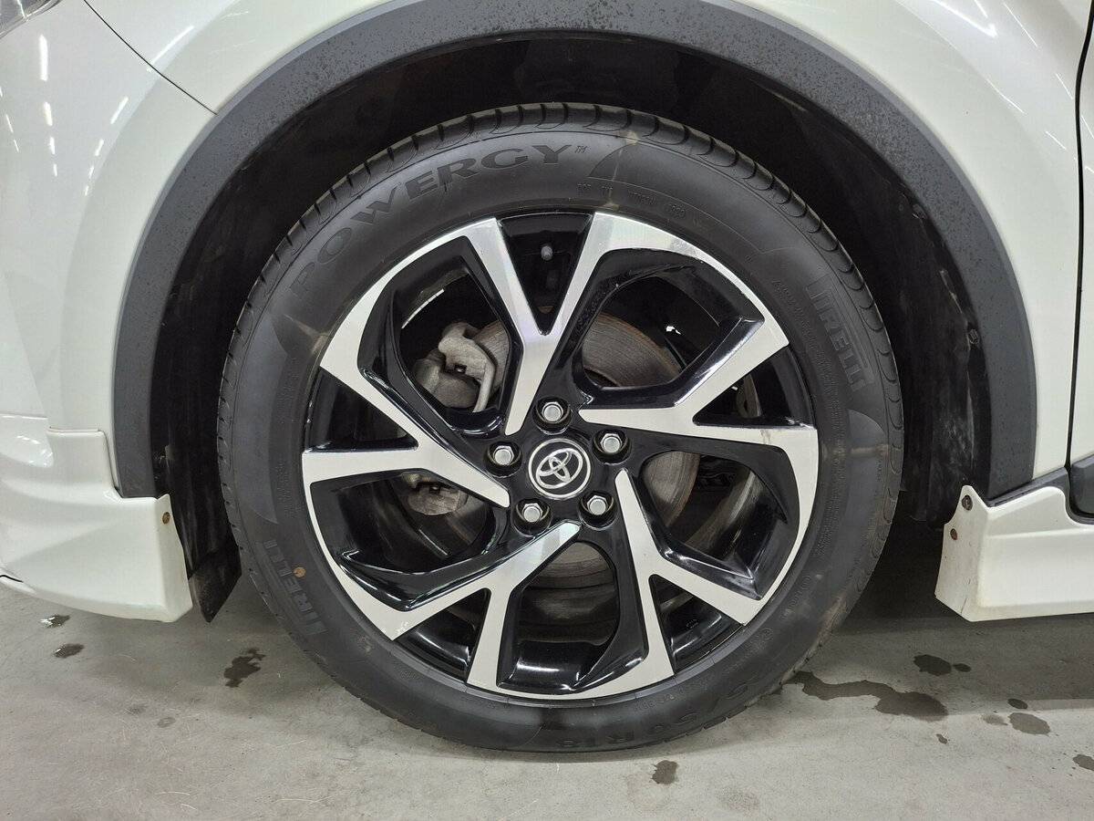 Toyota C-HR 2019 года с пробегом. Фото: #17