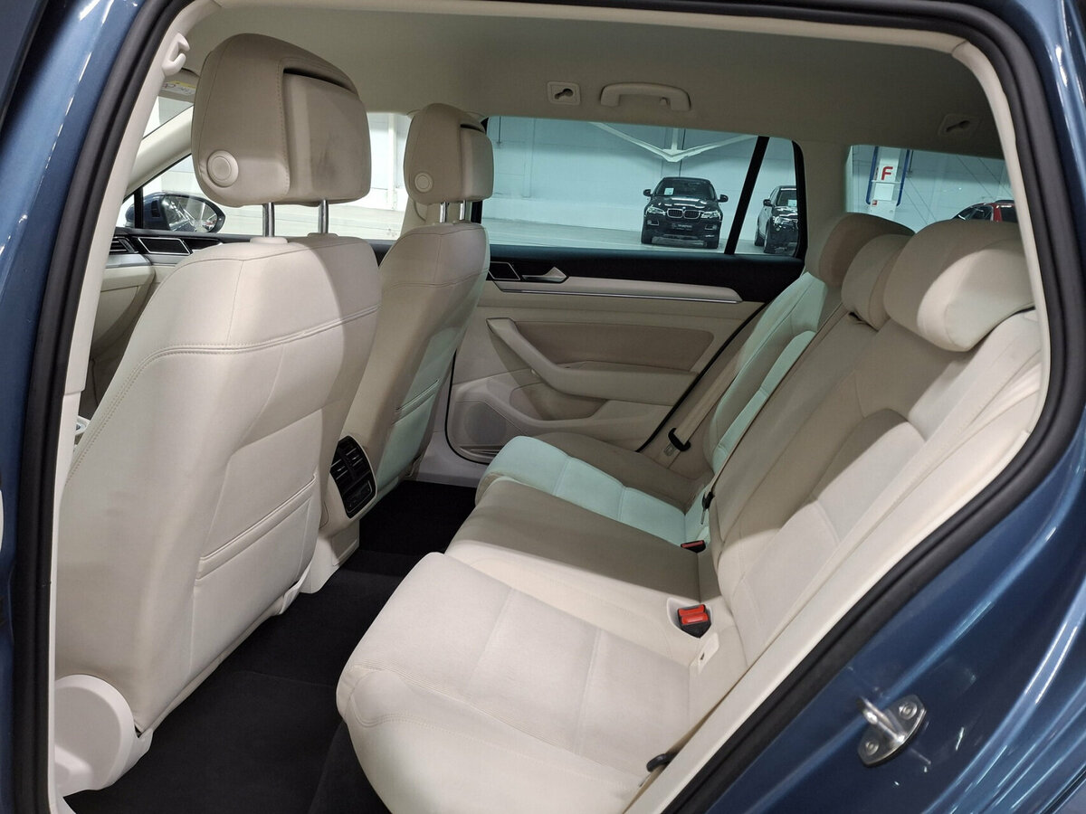 Volkswagen Passat 2018 года с пробегом. Фото: #11