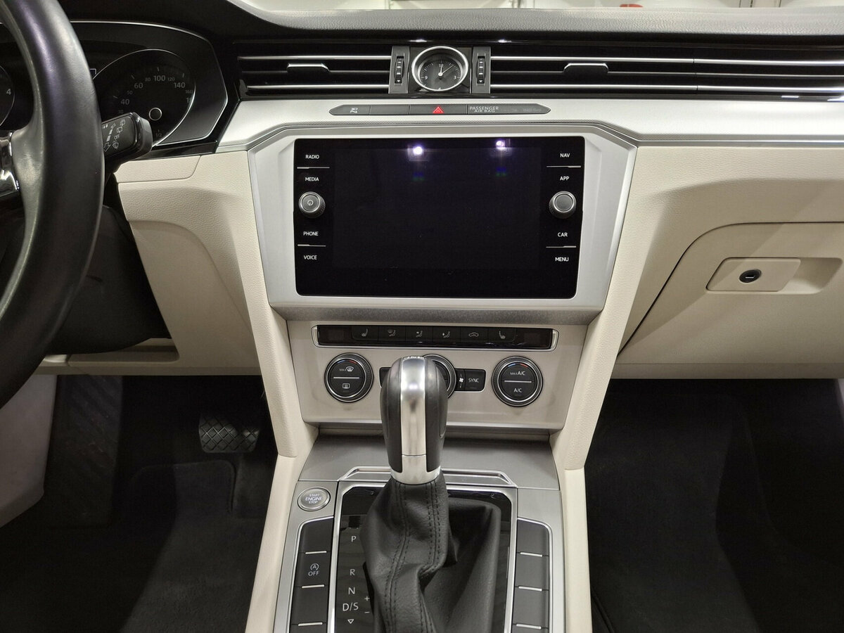 Volkswagen Passat 2018 года с пробегом. Фото: #14