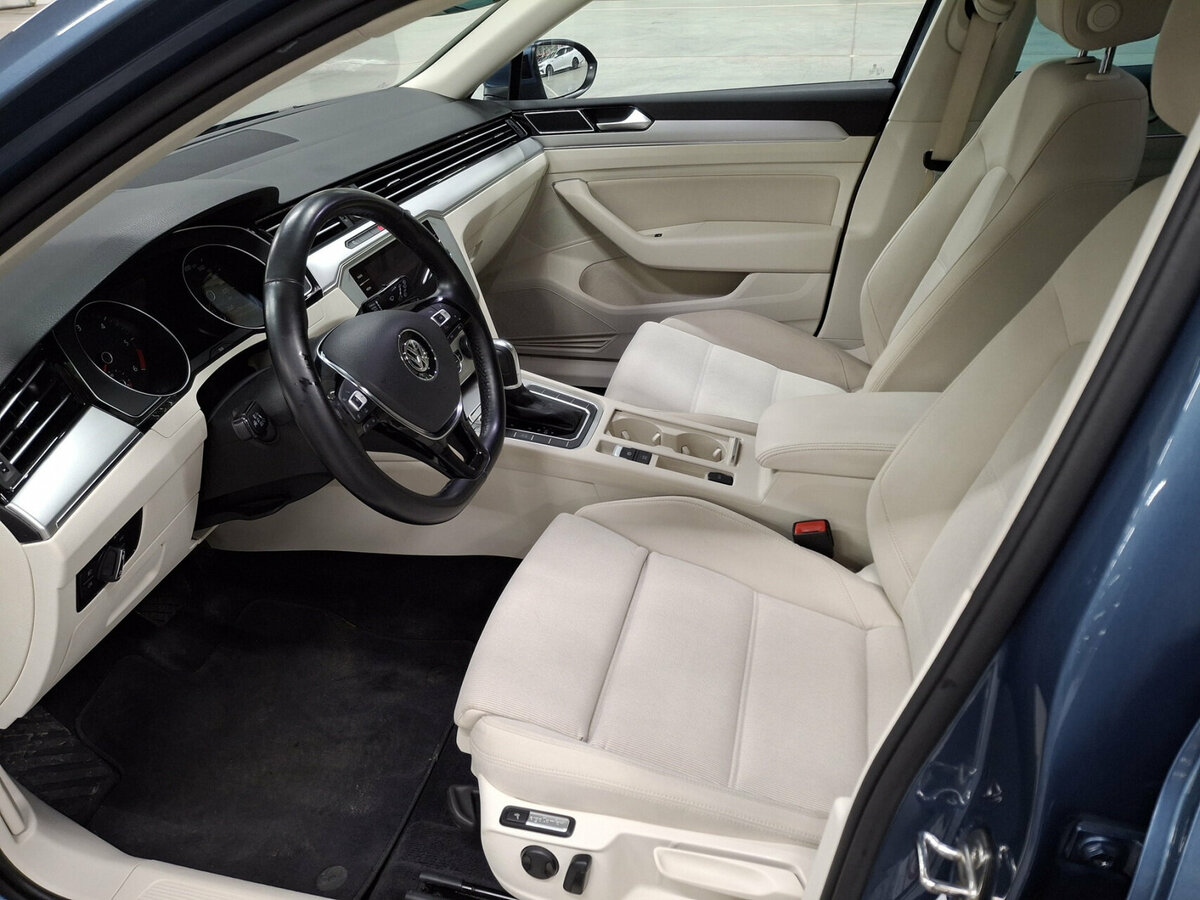 Volkswagen Passat 2018 года с пробегом. Фото: #15