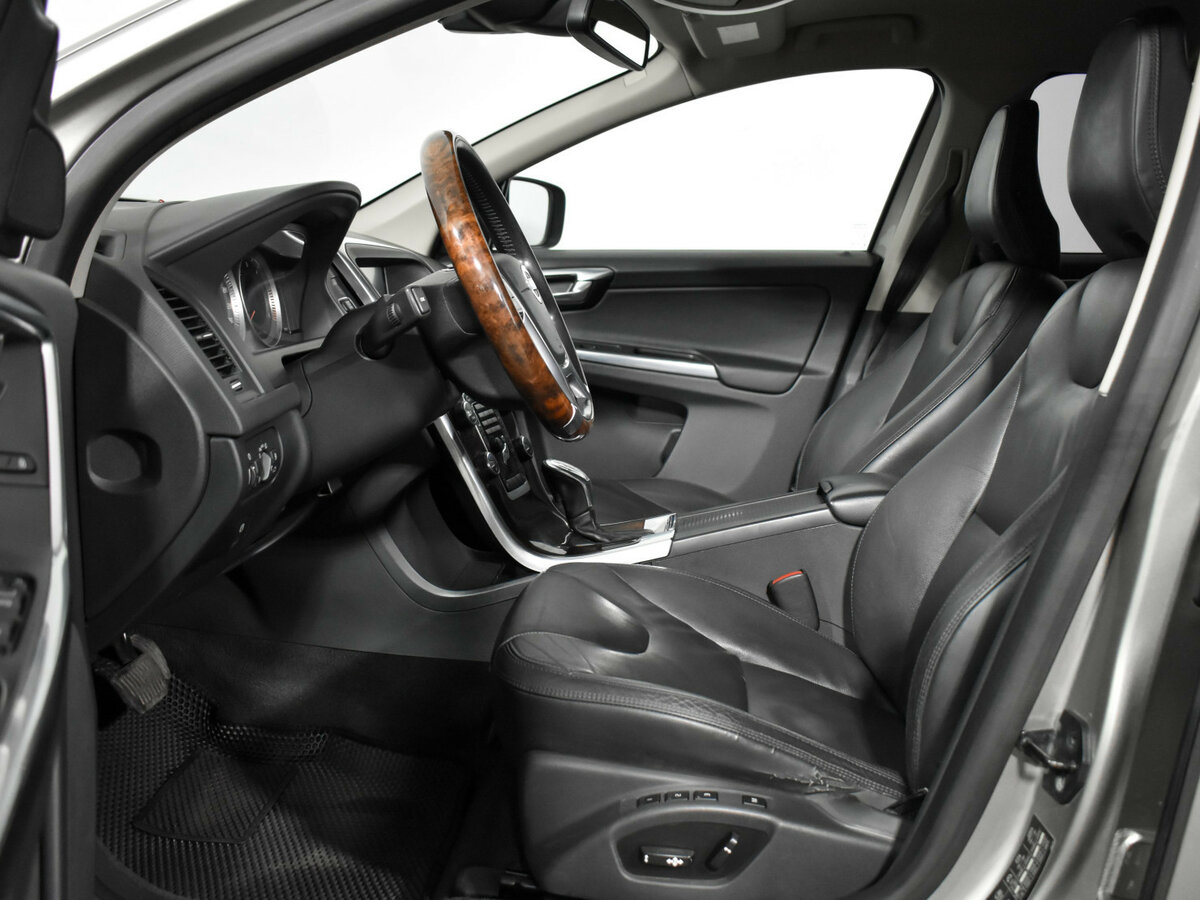 Б/У Вольво ИксЦ60 2012 года. Фото: #10